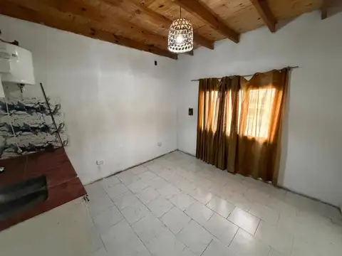 ALQUILER PH 3 AMB CON COCHERA Y PATIO - CASTELAR