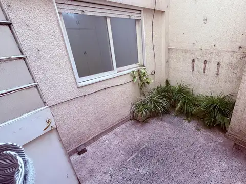 Alquiler Departamento 3 ambientes con patio en Villa Pueyrredon