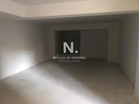 En venta local en edificio Ocean Drive Country, Punta del Este.