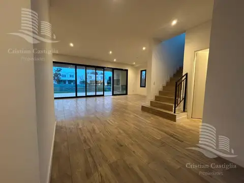 Casa en Venta en Laguna Grande, USD 600.000