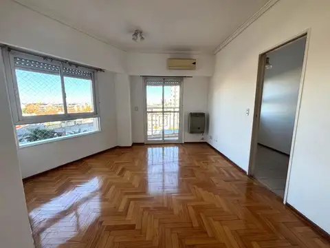Venta departamento en Tigre muy luminoso.