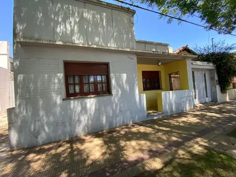 Avenida Perón 1100