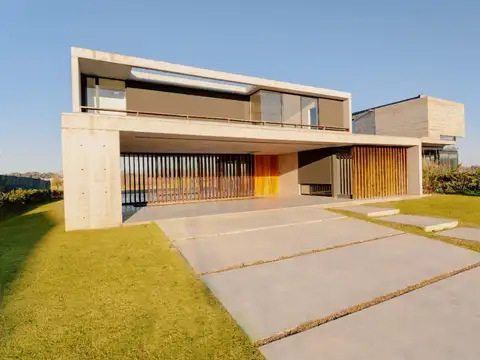 Casa en venta sobre cancha de golf y lote central en Pilará- La Calesa- URDAPILLETA PROPIEDADES