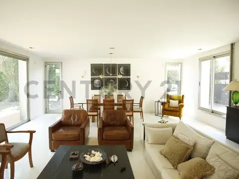 CASA EN VENTA EN CITY BELL MODERNA