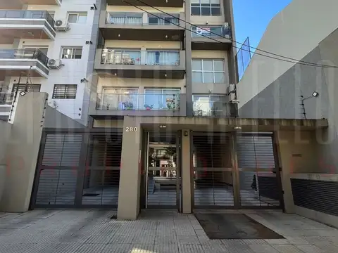 ALQUILER LOFT 2 AMBIENTES CON BALCON Y COCHERA en SUBSUELO. QUILMES CENTRO