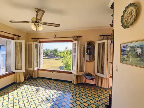 Casa 5 ambientes con 2 baños