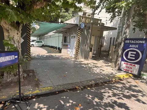 OPORTUNIDAD, ESTACIONAMIENTO A 1 CUADRA DE AV. DE MAYO