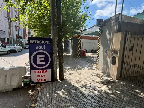 OPORTUNIDAD, ESTACIONAMIENTO A 1 CUADRA DE AV. DE MAYO