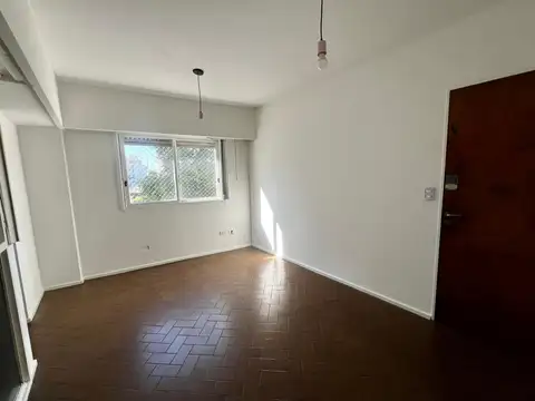 Muy lindo departamento de 2 amb. Excelente ubicación.