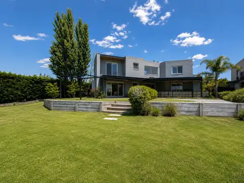 Casa en Venta en El Cantón - Barrio Islas, USD 320.000