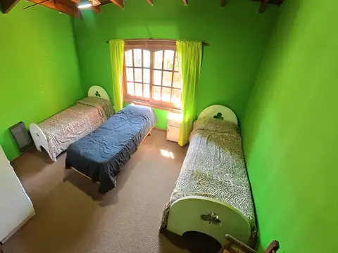 Casa 4 ambientes con 2 baños