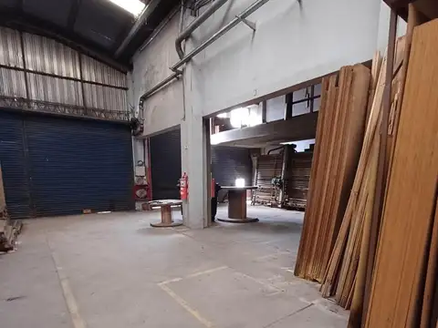 Galpon en Venta 15  mts Frente