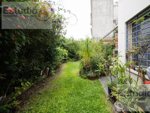 Casa en La Lucila-Vias/Libert. 4 dormitorios ,amplio parque, piscina   