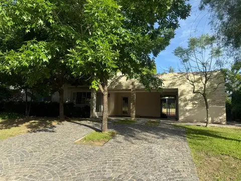 B° Cdo Buenos Aires Village, Flaubert  al 1300