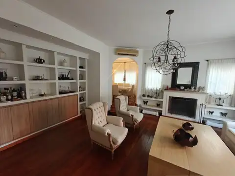 Casa en Venta en El Establo, USD 390.000