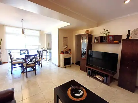 Departamento 4 ambientes con 2 baños