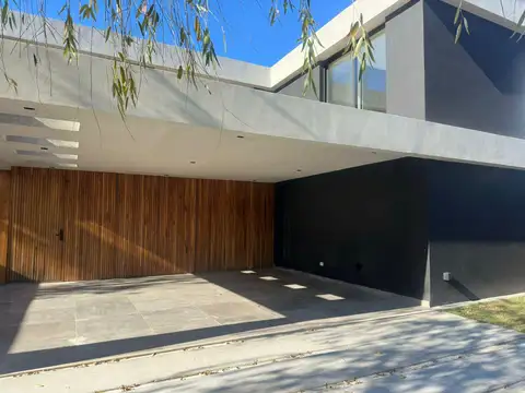 Alquiler Anual Casa a La Laguna en San Benito Villanueva Tigre