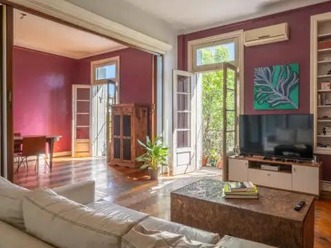 5 Ambientes con Terraza Propia, Parrilla y Techos Altos