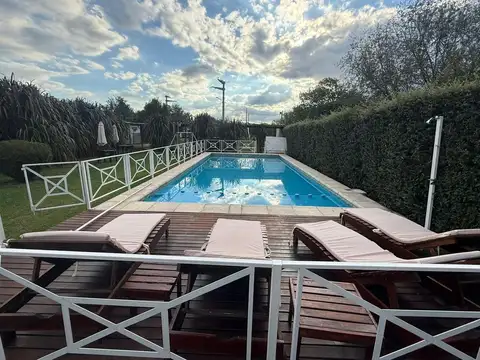 Casa 6 ambientes con 5 baños