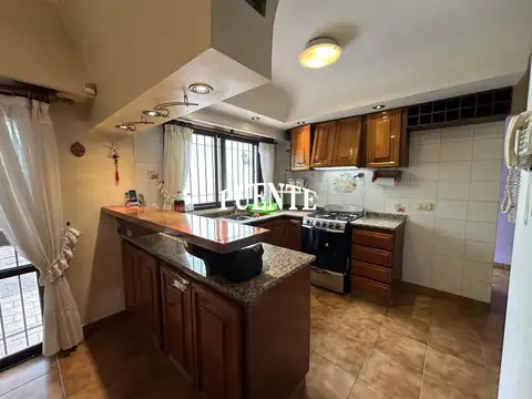 Casa 5 ambientes con 1 baño