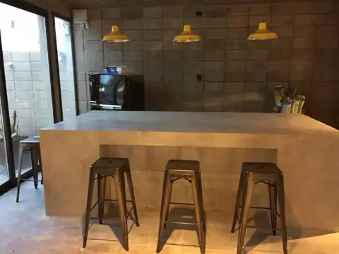 Casa-Quinta en dos plantas con Pileta y Quincho - 3 amb - Gran parque 