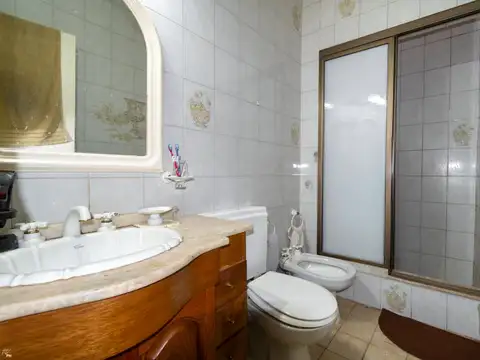 Casa 2 ambientes con 2 baños