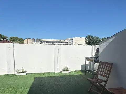 Depto Tipo Casa 2 ambientes con 1 baño