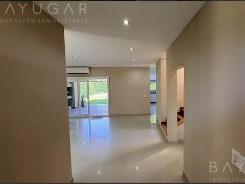 Casa en Venta con 5 cocheras