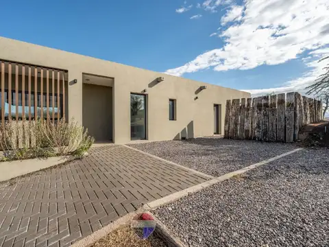 Casa en Venta en Countries y Barrios Cerrados en Mendiolaza, USD 649.999