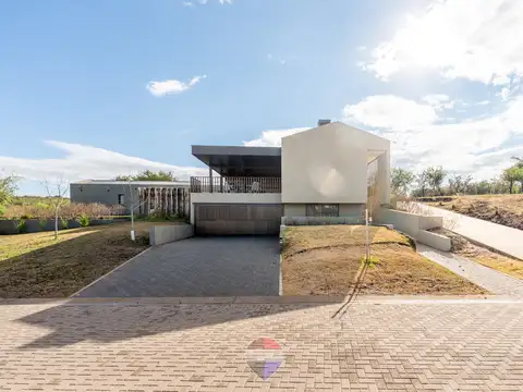 VENTA CASA 3 DORMI EL TERRON MENDIOLAZA CORDOBA