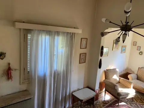 Casa en venta de dos dormitorios en Centro de Funes