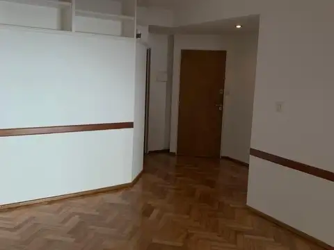 Arce al 700  Las Cañitas Dos amb bcon pisos parquet lav incorporado luminoso en en excel estado.