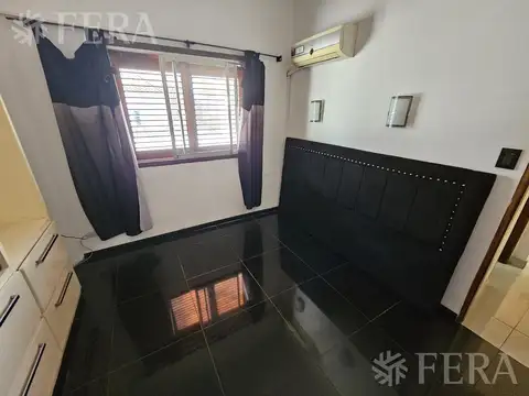 Casa 6 ambientes con 2 baños