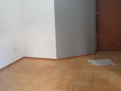 Mario Bravo 200, Piso 3