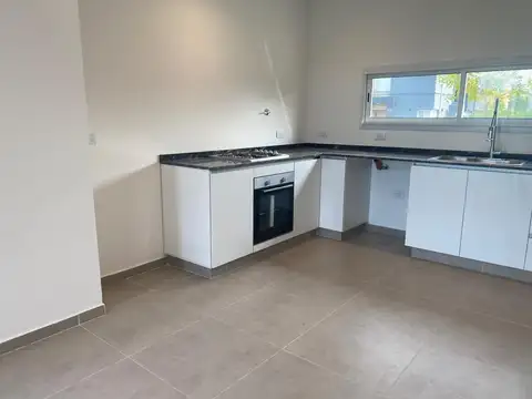 Casa en Venta en Pilar del Este - Santa Lucia, USD 198.000