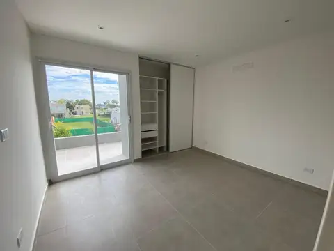 Casa en Pilar del Este Bº Santa Lucia