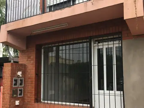 Depto Tipo Casa en Venta de 4 dormitorios
