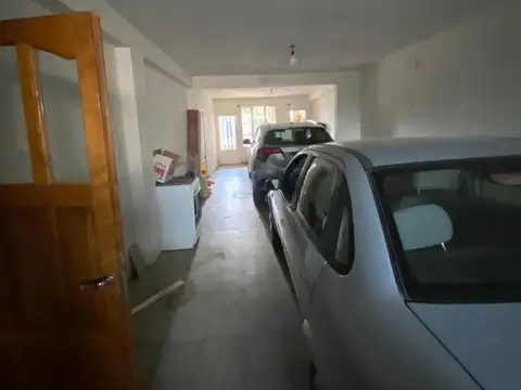 CASA 3 DORMITORIOS Y 2 departamentos