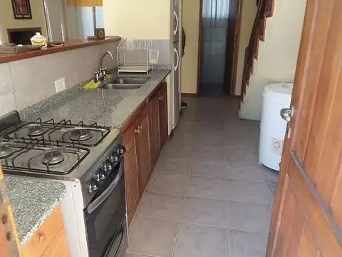 Casa 3 ambientes con 2 baños
