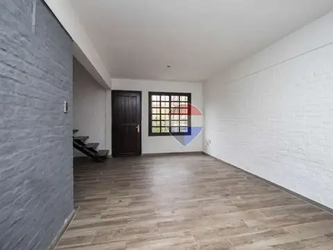 Depto Tipo Casa en Venta con 1 cocheras