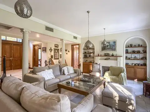 Casa en Venta con 1 cochera