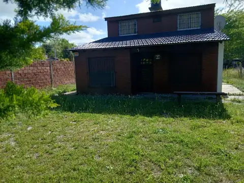 CASA A LA VENTA DE 4 AMBIENTES EN SANTA TERESITA