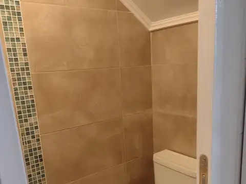 Depto Tipo Casa en Alquiler en Lanus Este, $ 900.000