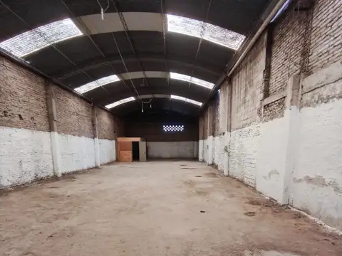 Galpon en Alquiler 30  mts Fondo