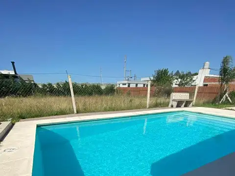 Casa 3 ambientes con 2 baños