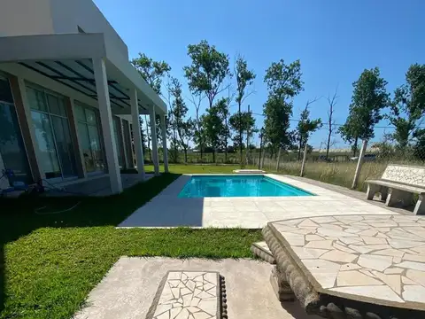 Casa en Venta en La Plata, USD 130.000