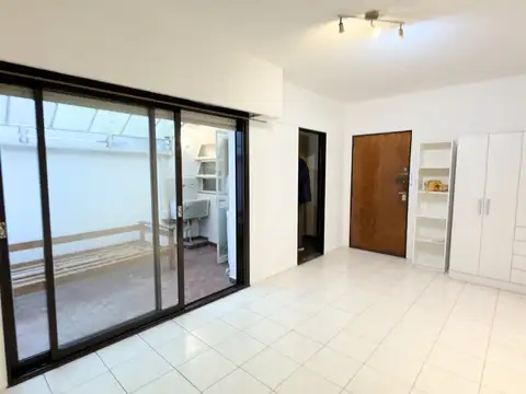 Monoambiente con Patio interno Olivos