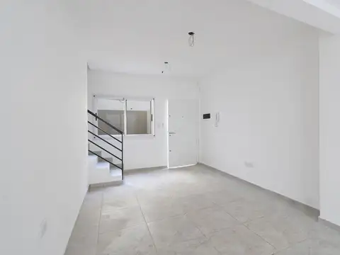 Depto Tipo Casa en Venta de 4 ambientes