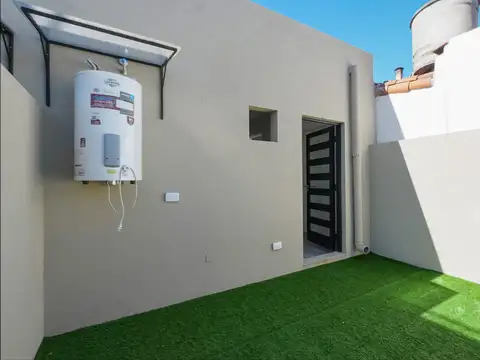 Depto Tipo Casa 4 ambientes con 2 baños