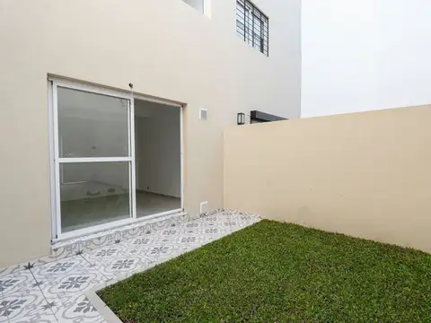 PH 4 AMB EN PB PATIO Y TERRAZA V. SARSFIELD
